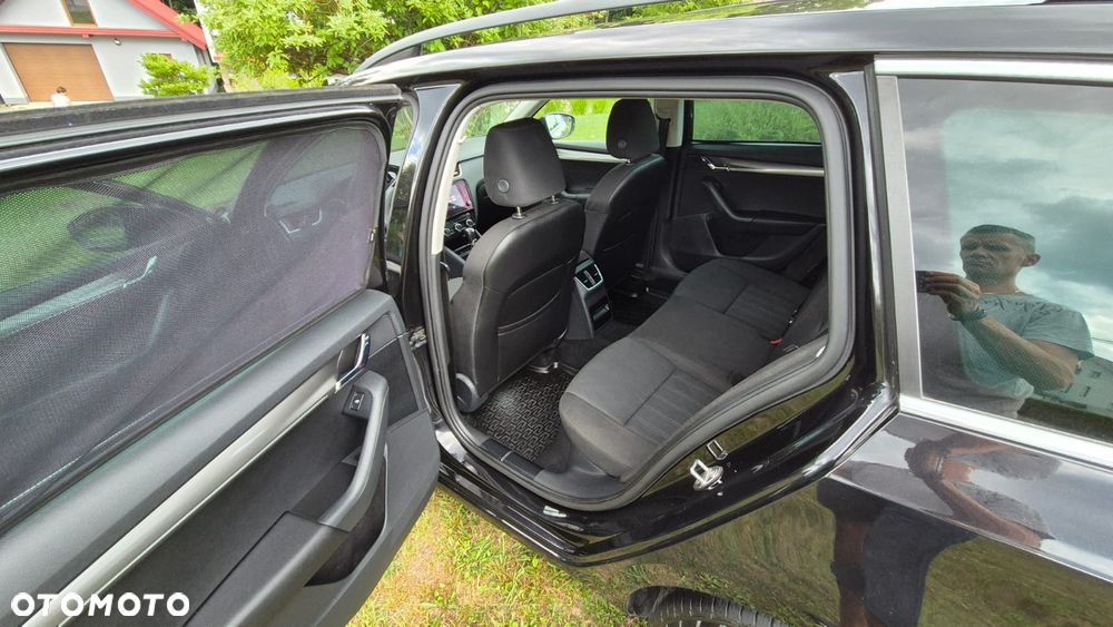Skoda Octavia 2.0 TDI 4x4 Style DSG - 13