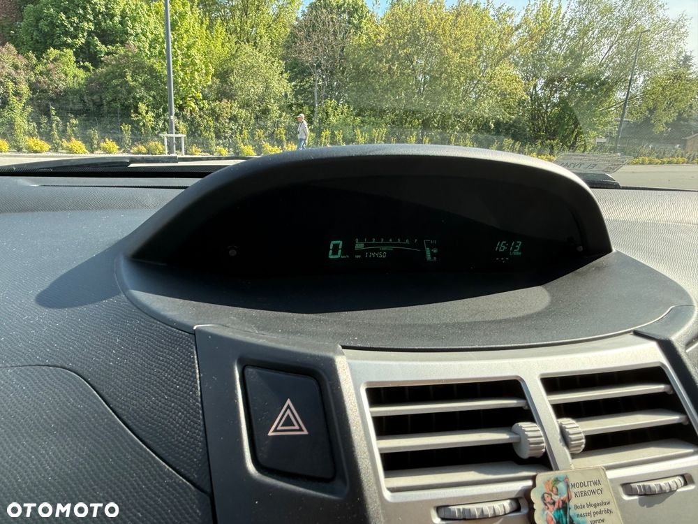 Toyota Yaris 1.0 Terra A/C - 8