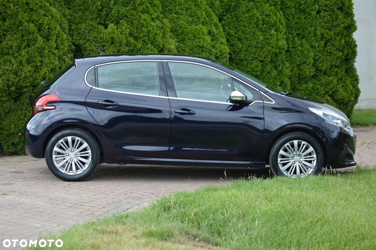 Peugeot 208 1.2 PureTech Allure - 21