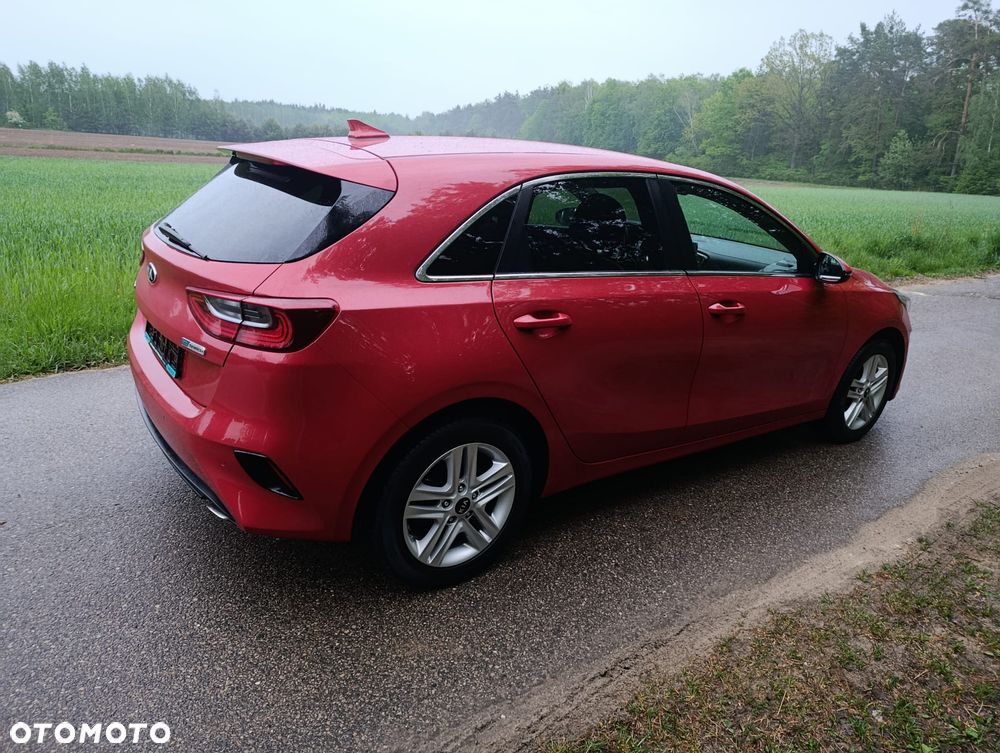 Kia Ceed 1.6 CRDi (48V Mild-Hybrid) Platinum - 11
