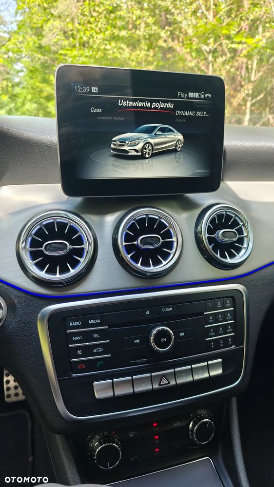 Mercedes-Benz CLA 180 7G-DCT AMG Line - 16