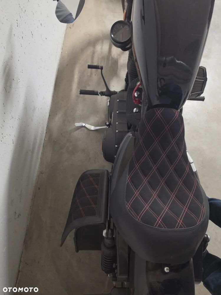 Harley-Davidson Sportster Iron 883 - 8