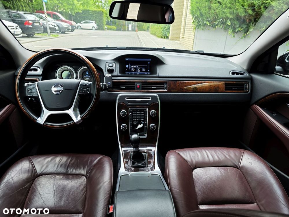 Volvo V70 D3 Summum - 12