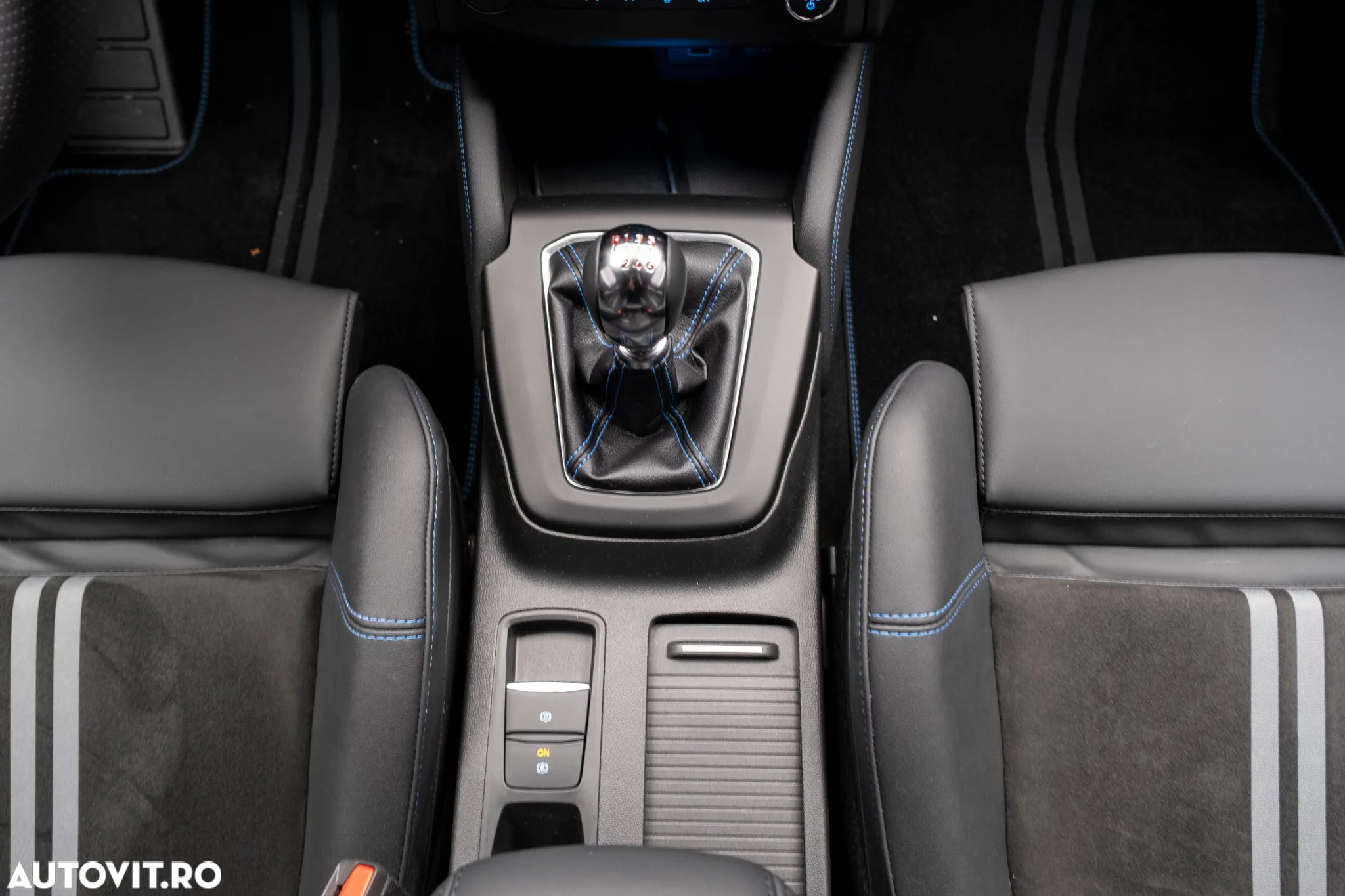 Ford Focus 2.3 Ecoboost 6MT ST X - 14