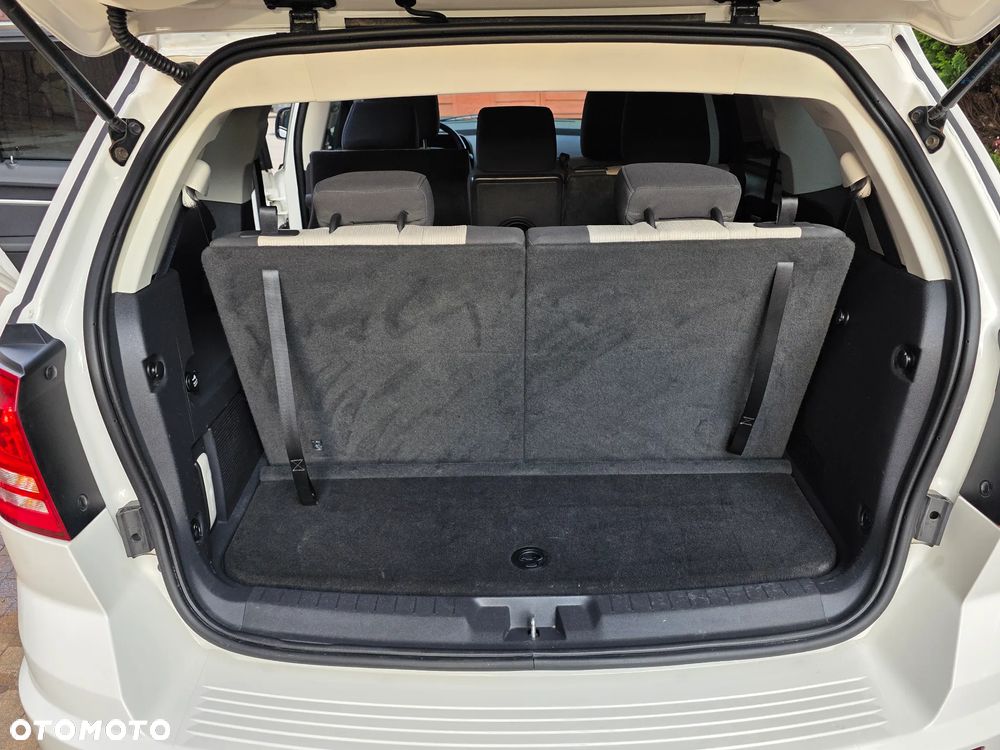 Dodge Journey 2.4 SXT - 36