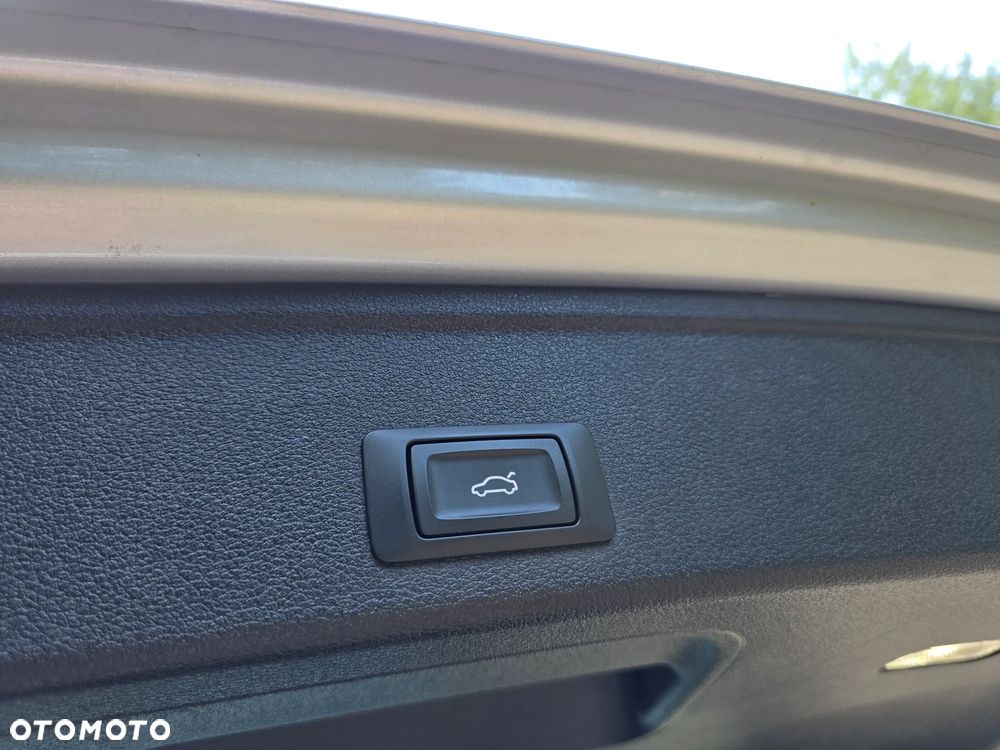 Audi A4 Avant 40 TFSI - 33
