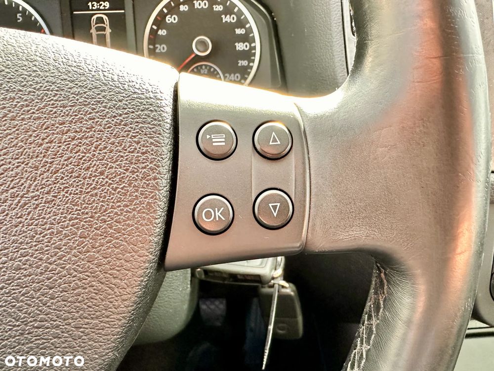 Volkswagen Tiguan - 19