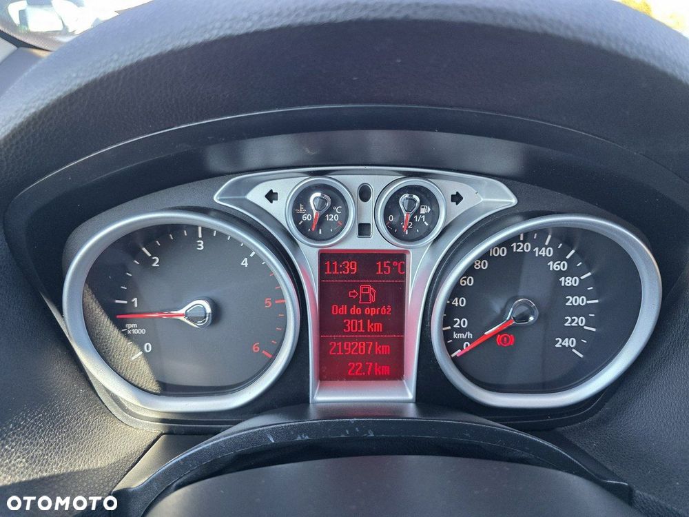 Ford Kuga 2.0 TDCi 2x4 Titanium - 21