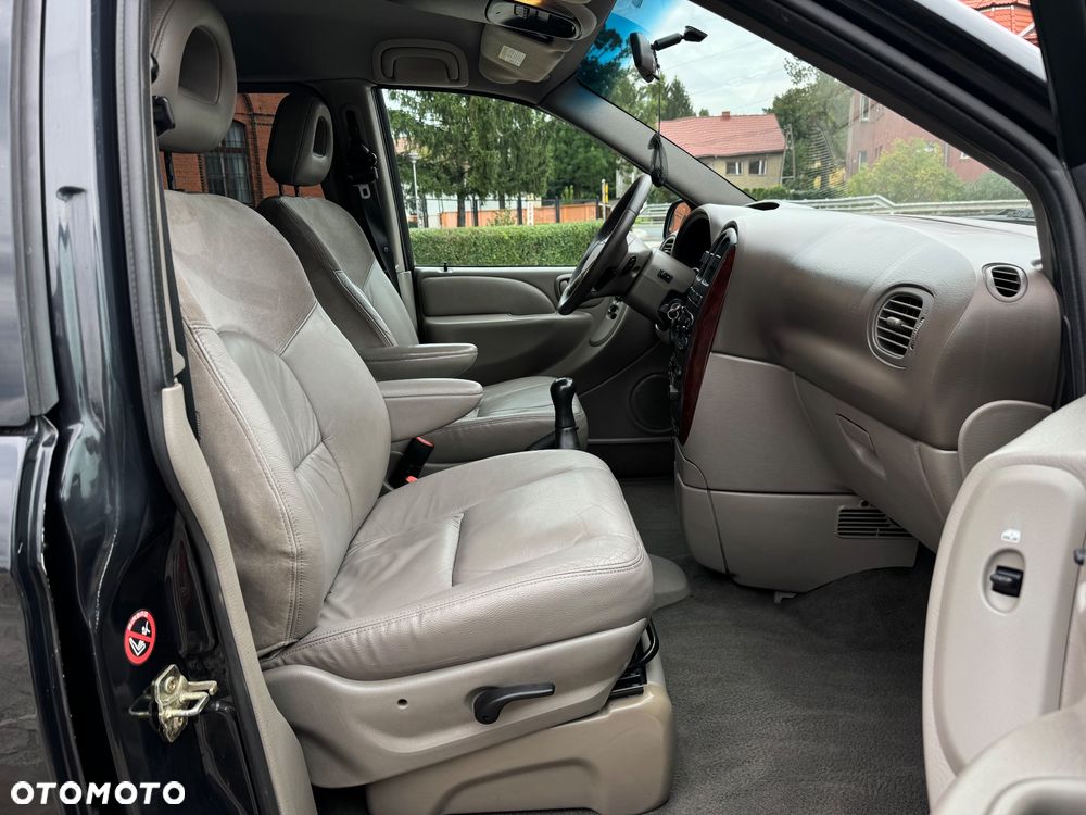 Chrysler Voyager 2.5L CRD LX - 9