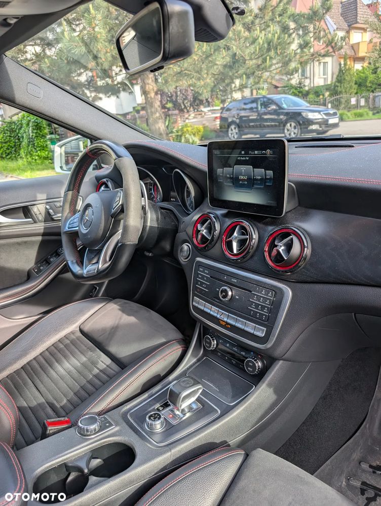 Mercedes-Benz GLA AMG 45 4Matic AMG Speedshift 7G-DCT - 17