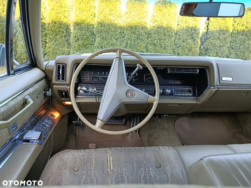 Cadillac Deville - 17