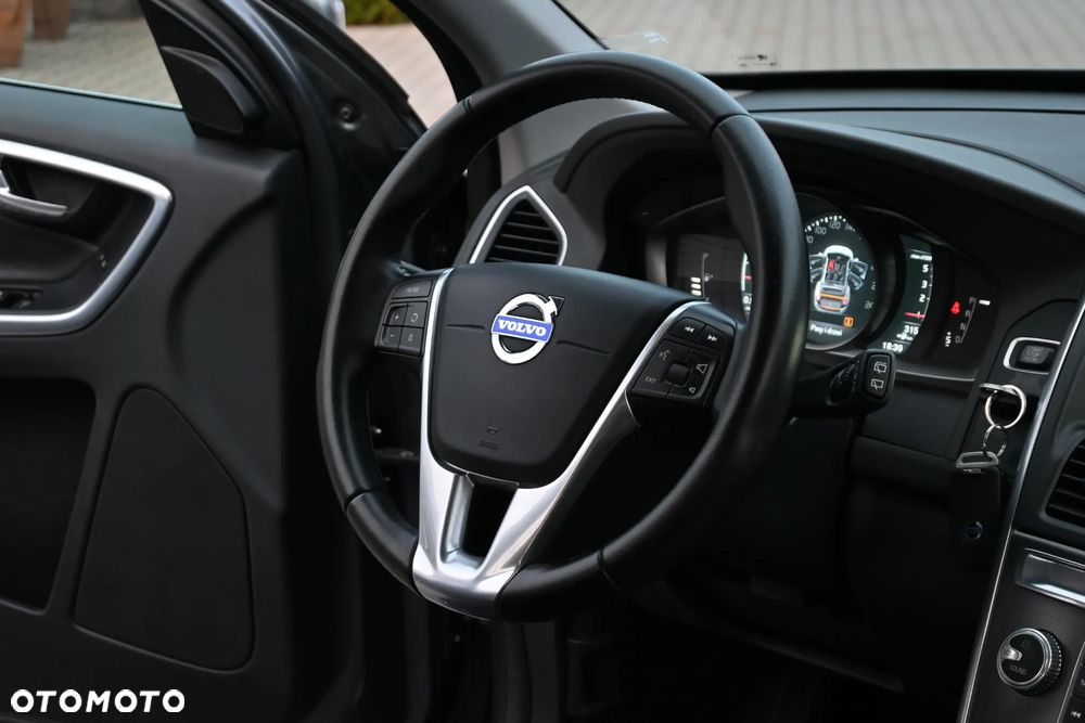 Volvo XC 60 D3 Geartronic Momentum - 24