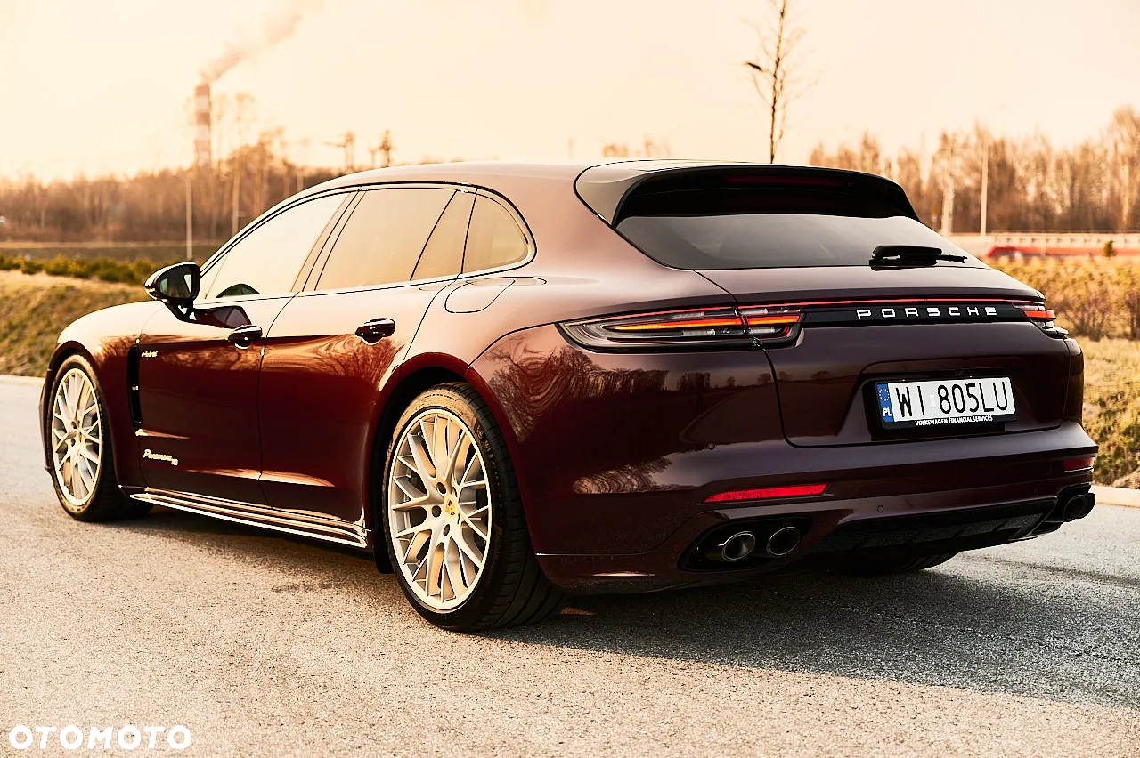 Porsche Panamera - 4