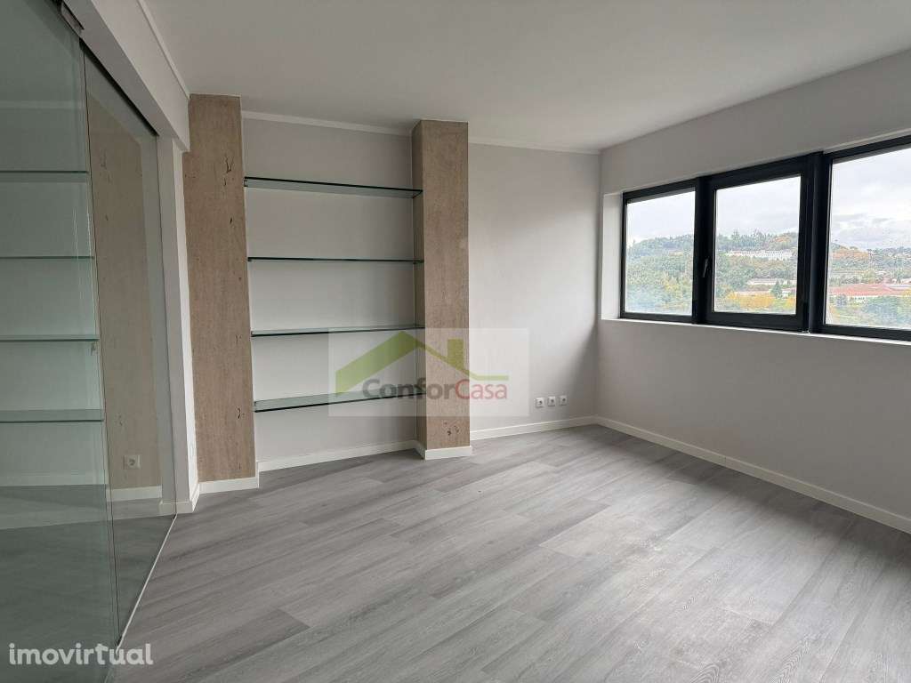 Apartamento T4 no 10º Andar em Braga - Vista Fantástica e Totalment... - Grande imagem: 3/26