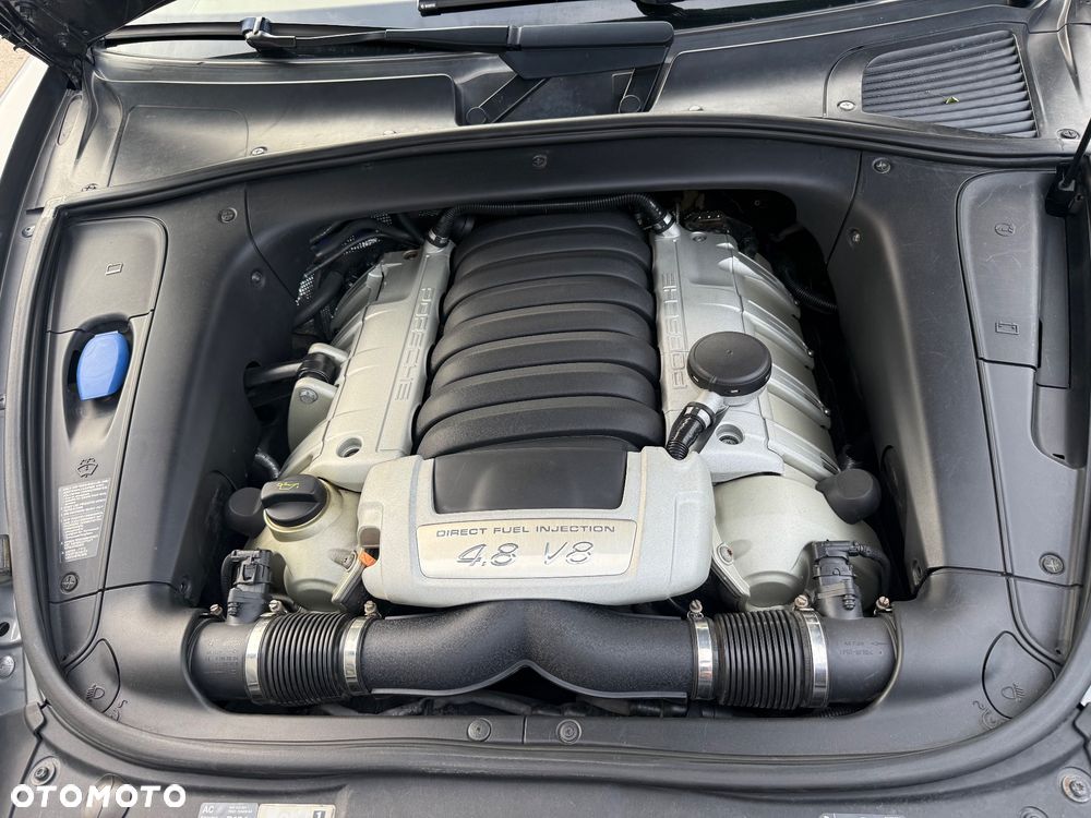 Porsche Cayenne Tiptronic S GTS - 8