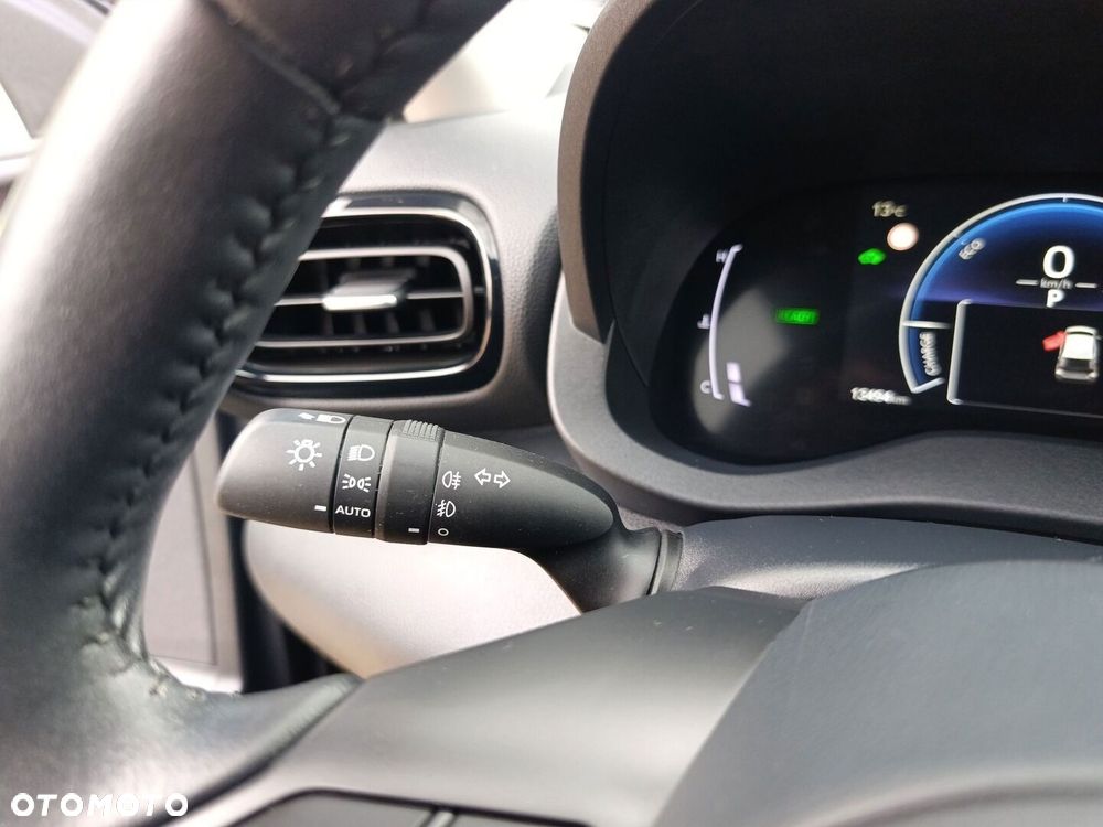 Toyota Yaris Hybrid 1.5 Style - 36