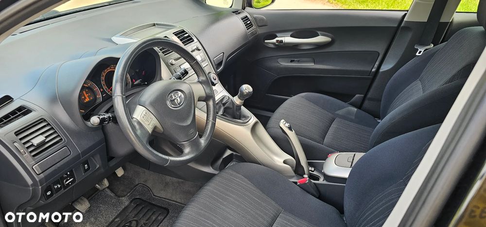 Toyota Auris 1.6 VVT-i Team - 28