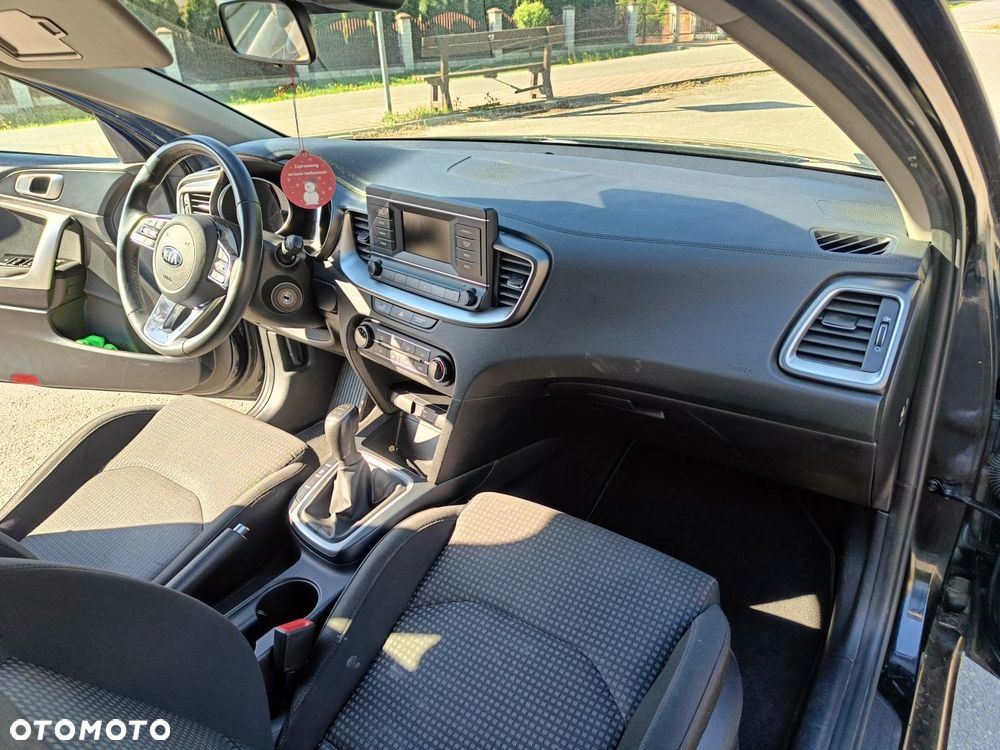 Kia Ceed - 13
