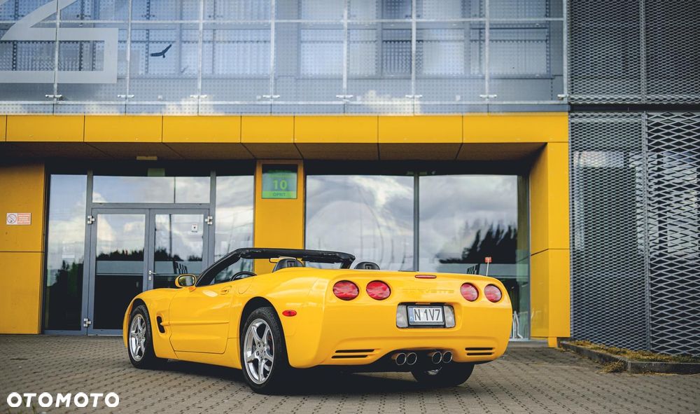 Chevrolet Corvette - 10