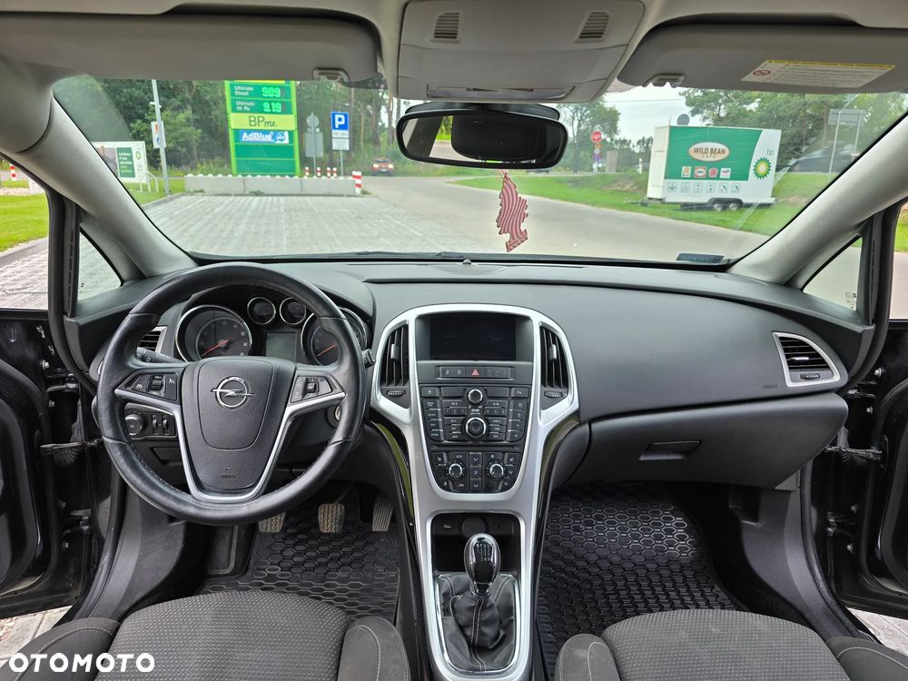 Opel Astra 1.4 Turbo Design Edition - 11