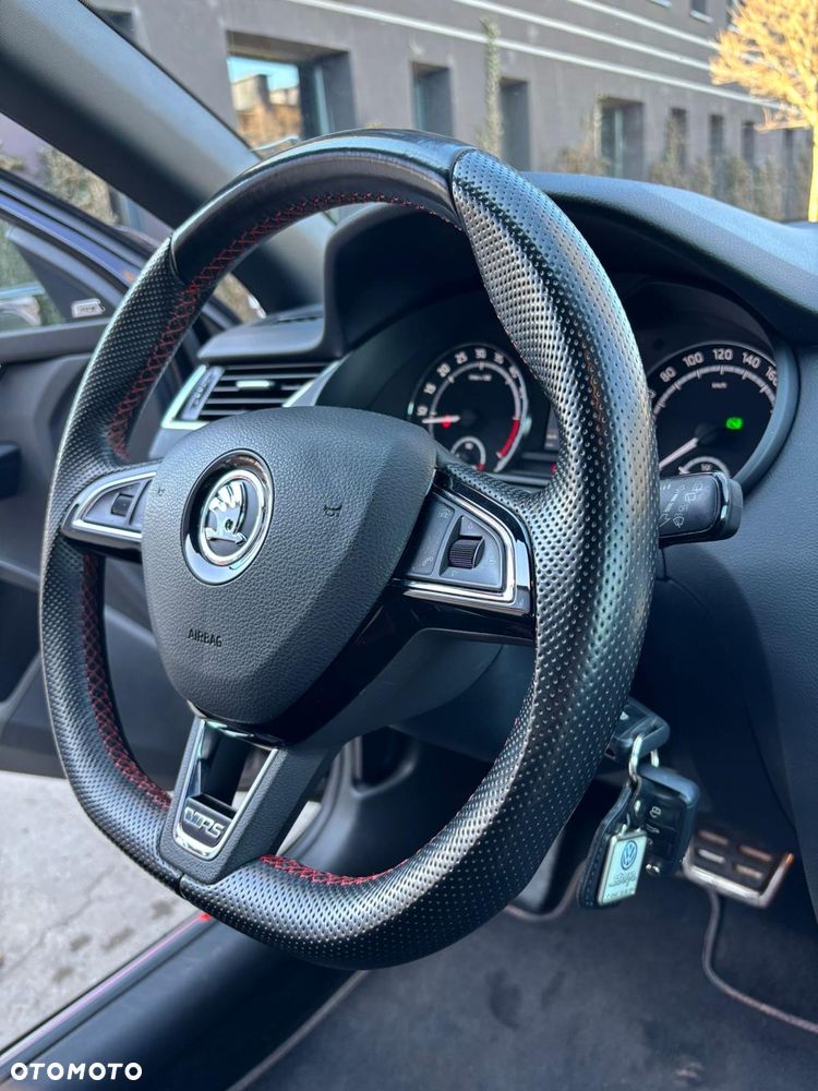 Skoda Octavia 2.0 TDI DSG RS - 26