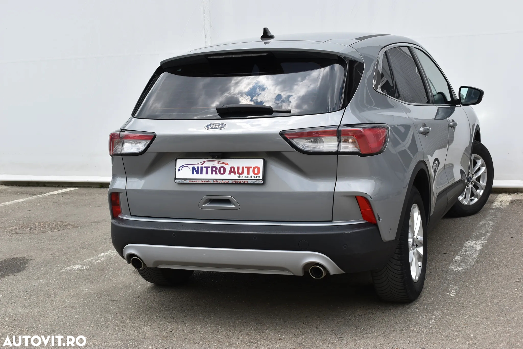 Ford Kuga - 8