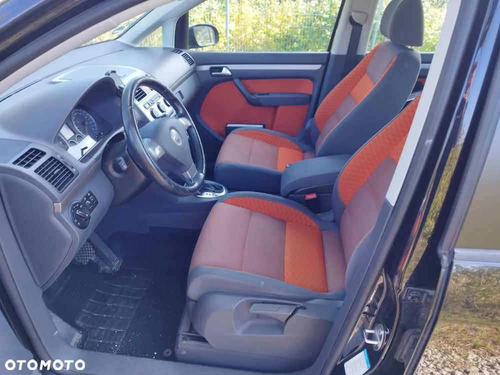 Volkswagen Touran 2.0 TDI DPF Cross DSG - 5