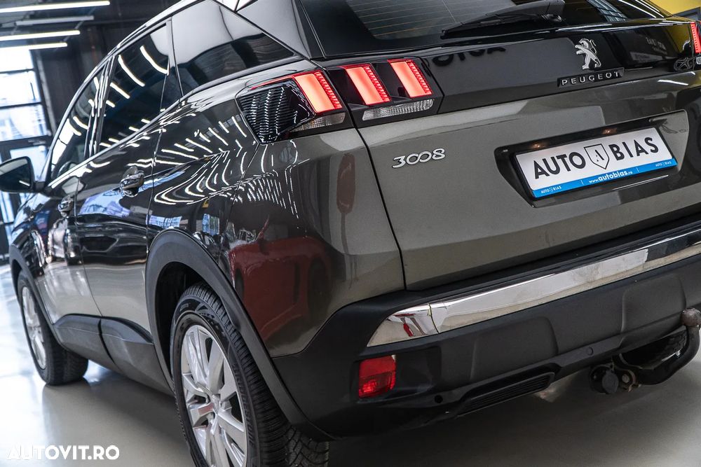 Peugeot 3008 1.2 PureTech Turbo S&S Allure - 32