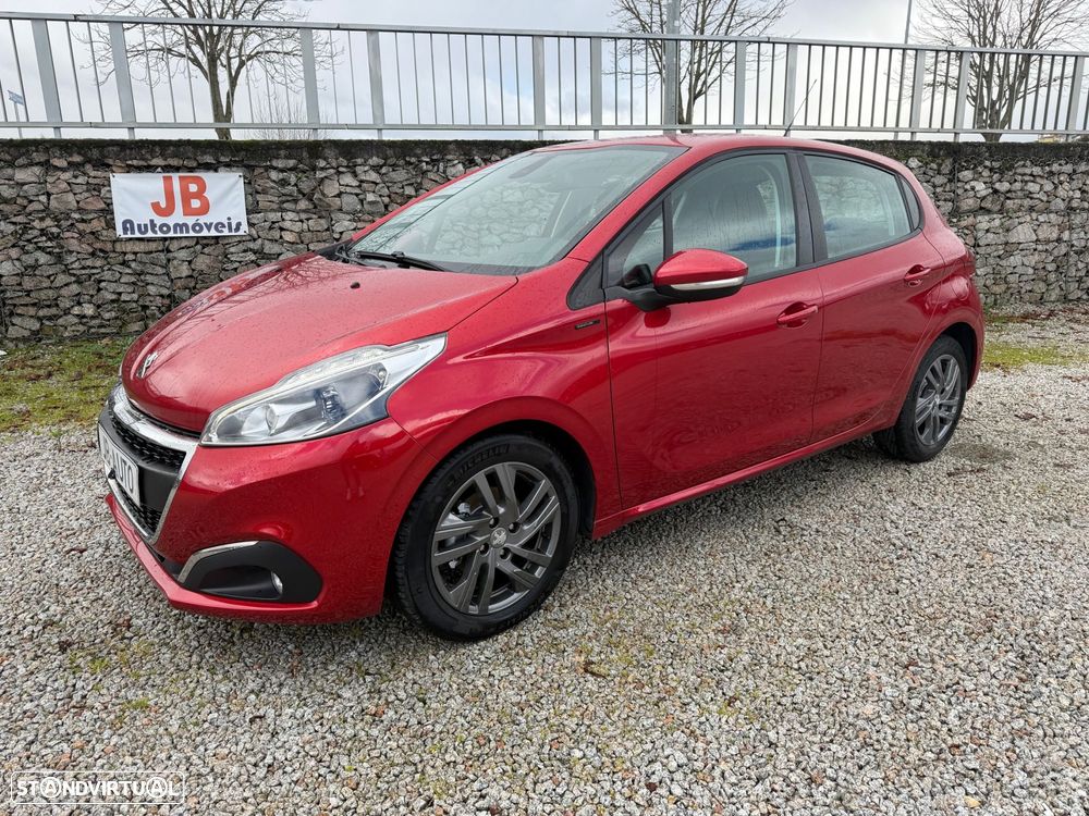 Peugeot 208 1.2 PureTech Signature - 1