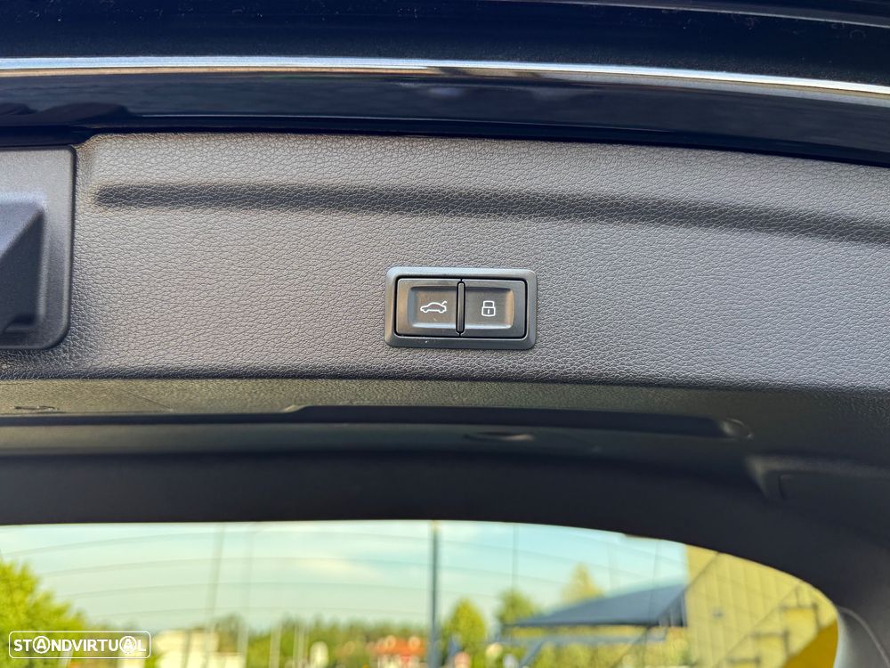 Audi Q3 45 TFSIe S tronic S line - 36