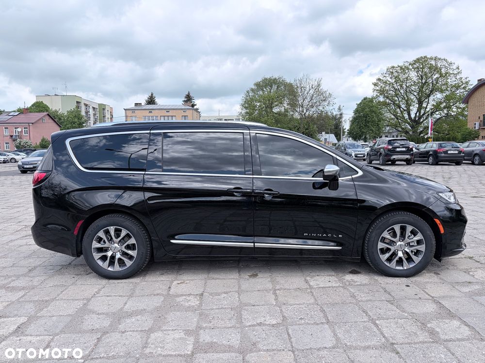 Chrysler Pacifica - 4