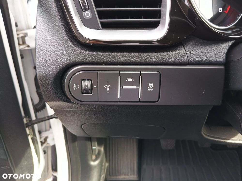 Kia XCeed 1.4 T-GDI L Business Line - 12