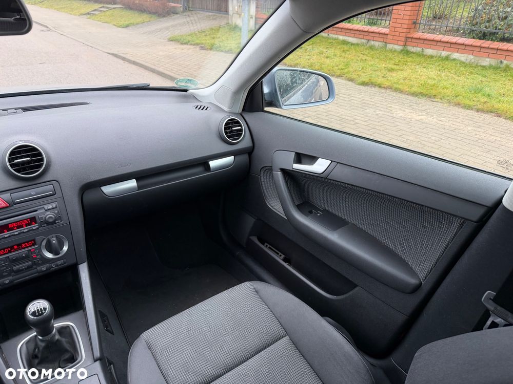 Audi A3 Sportback 1.6 FSI Ambiente - 18