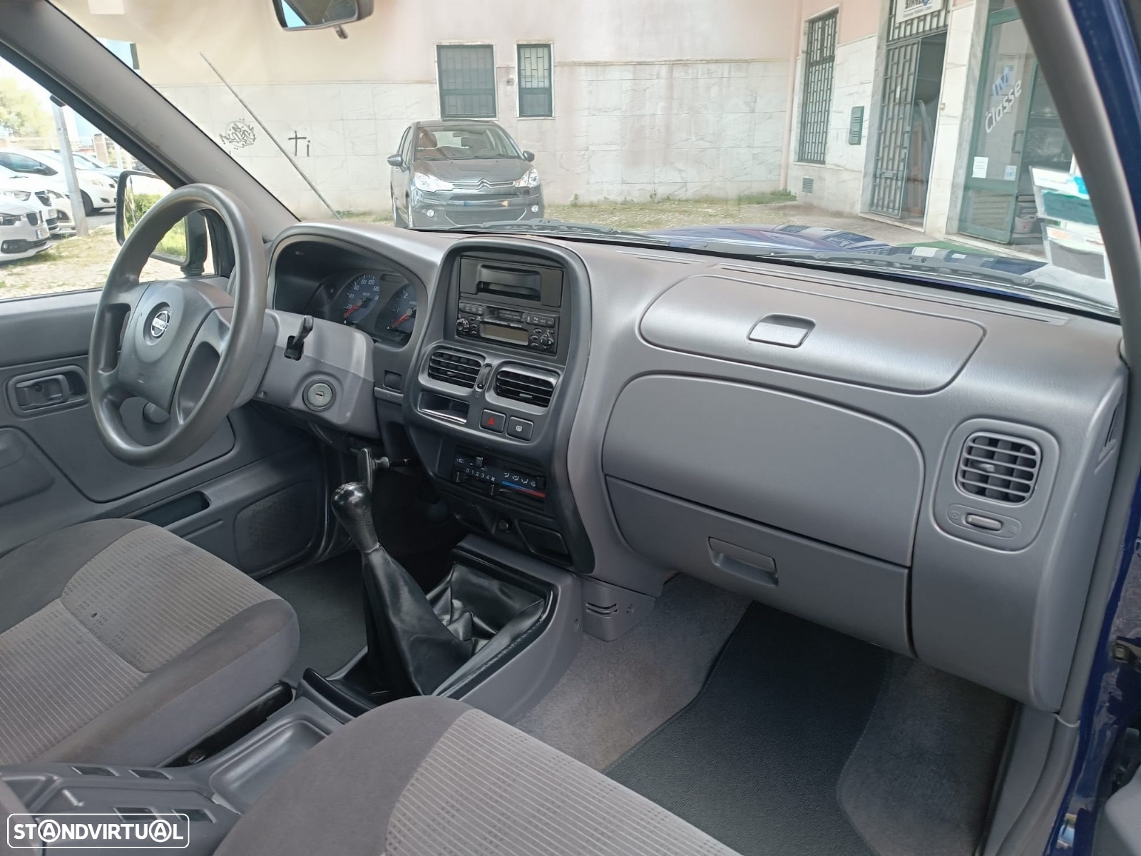 Nissan Pick Up - 12