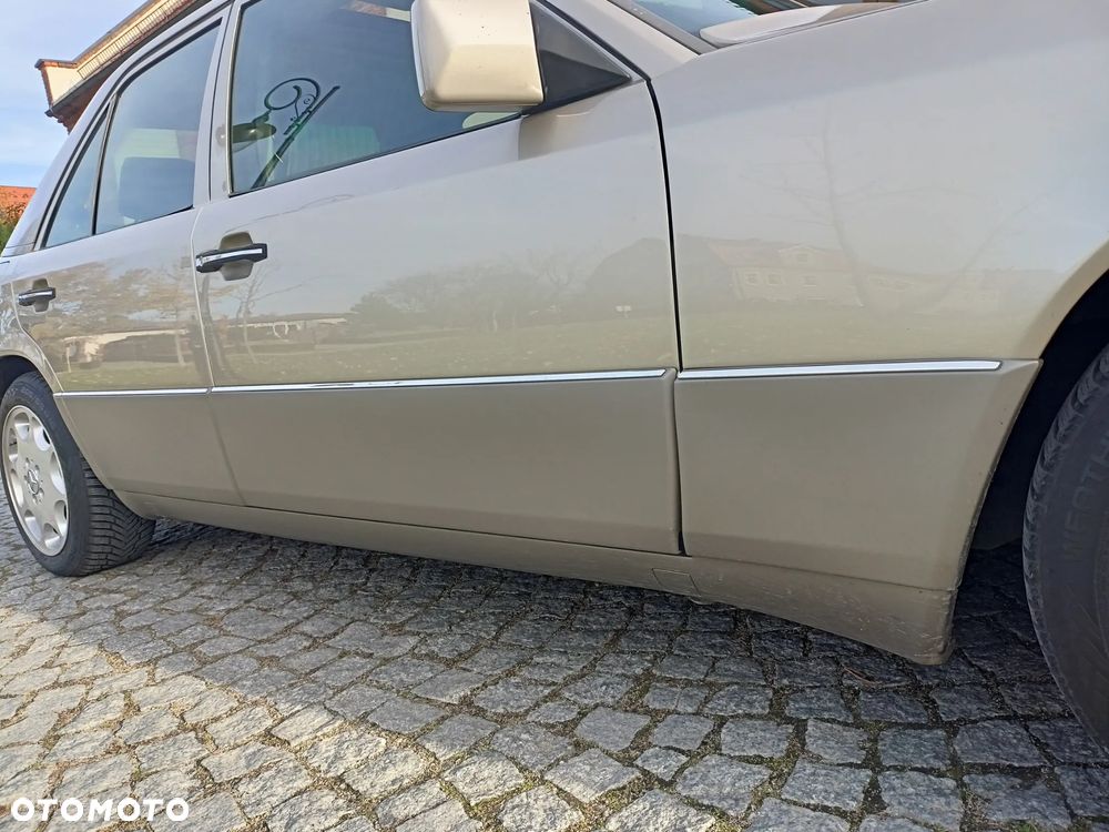 Mercedes-Benz W124 (1984-1993) - 28