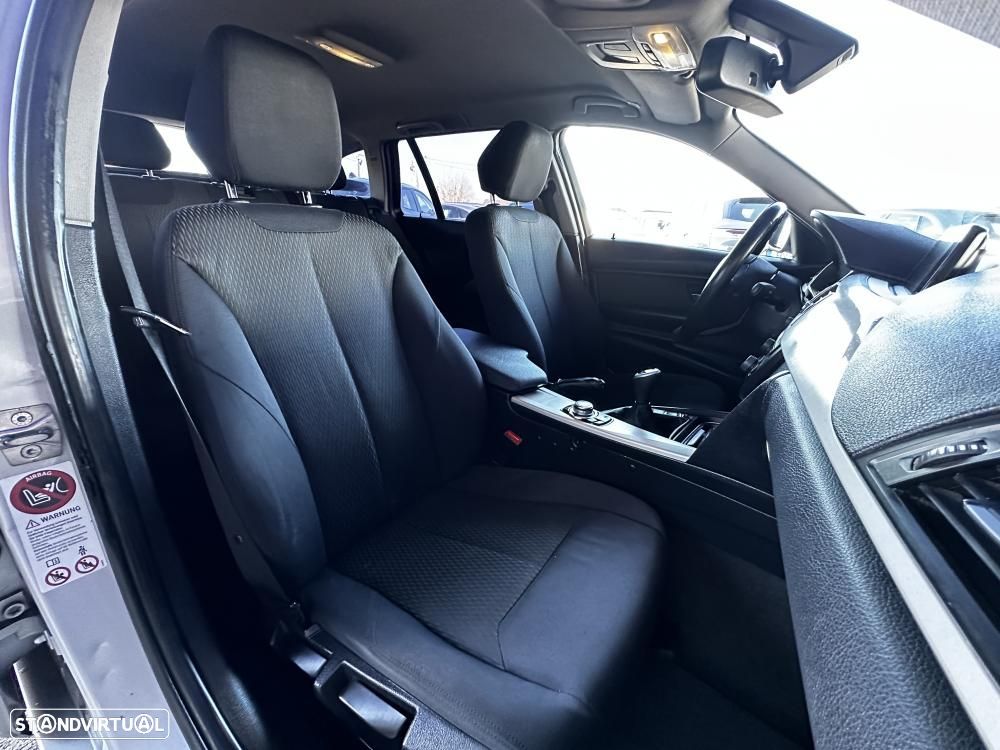 BMW 320 d Sport Line - 35