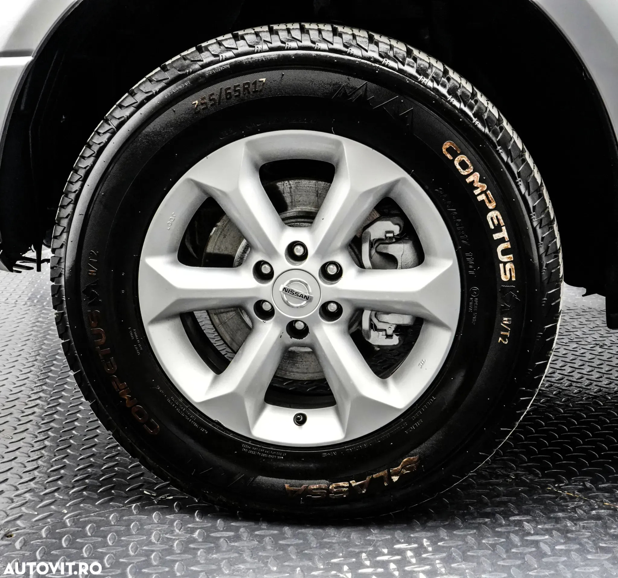 Nissan Pathfinder 2.5 dCi LE Plus - 26