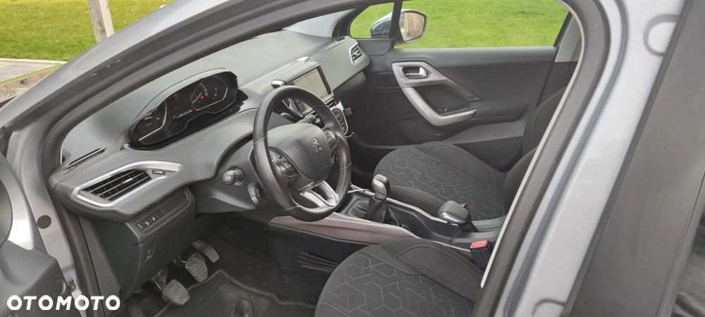 Peugeot 2008 1.6 BlueHDi Style - 10