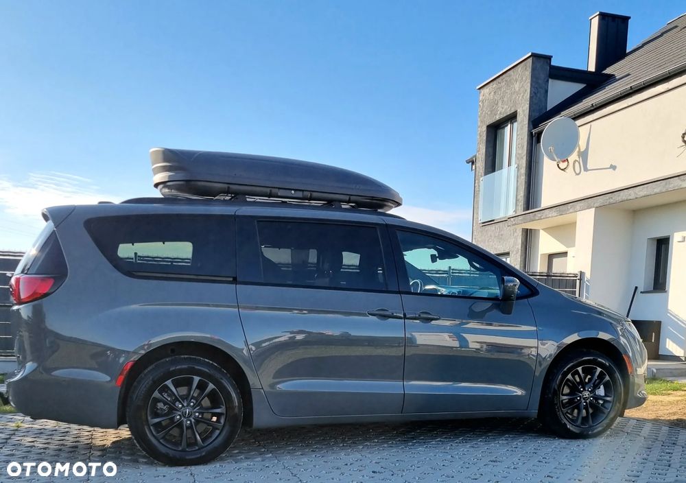 Chrysler Pacifica - 9