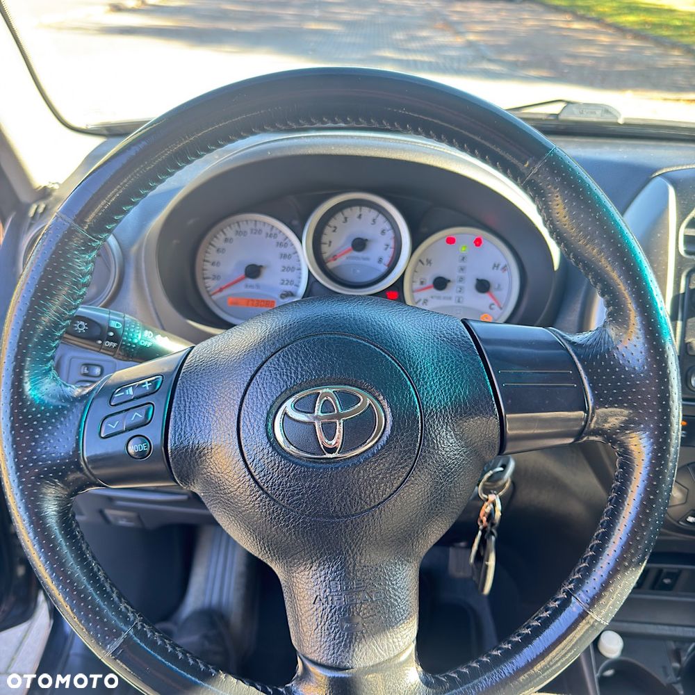 Toyota RAV4 2.0 VVT-i 4x4 - 20