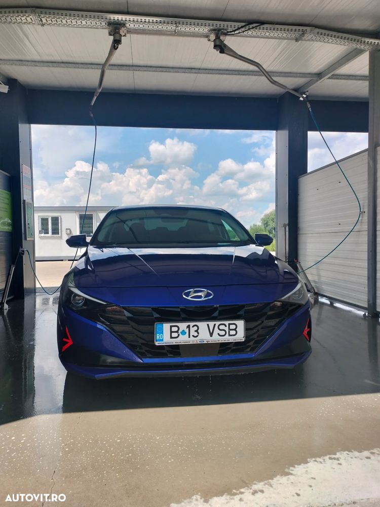 Hyundai Elantra 1.6 l 123 CP 6MT Highway - 1