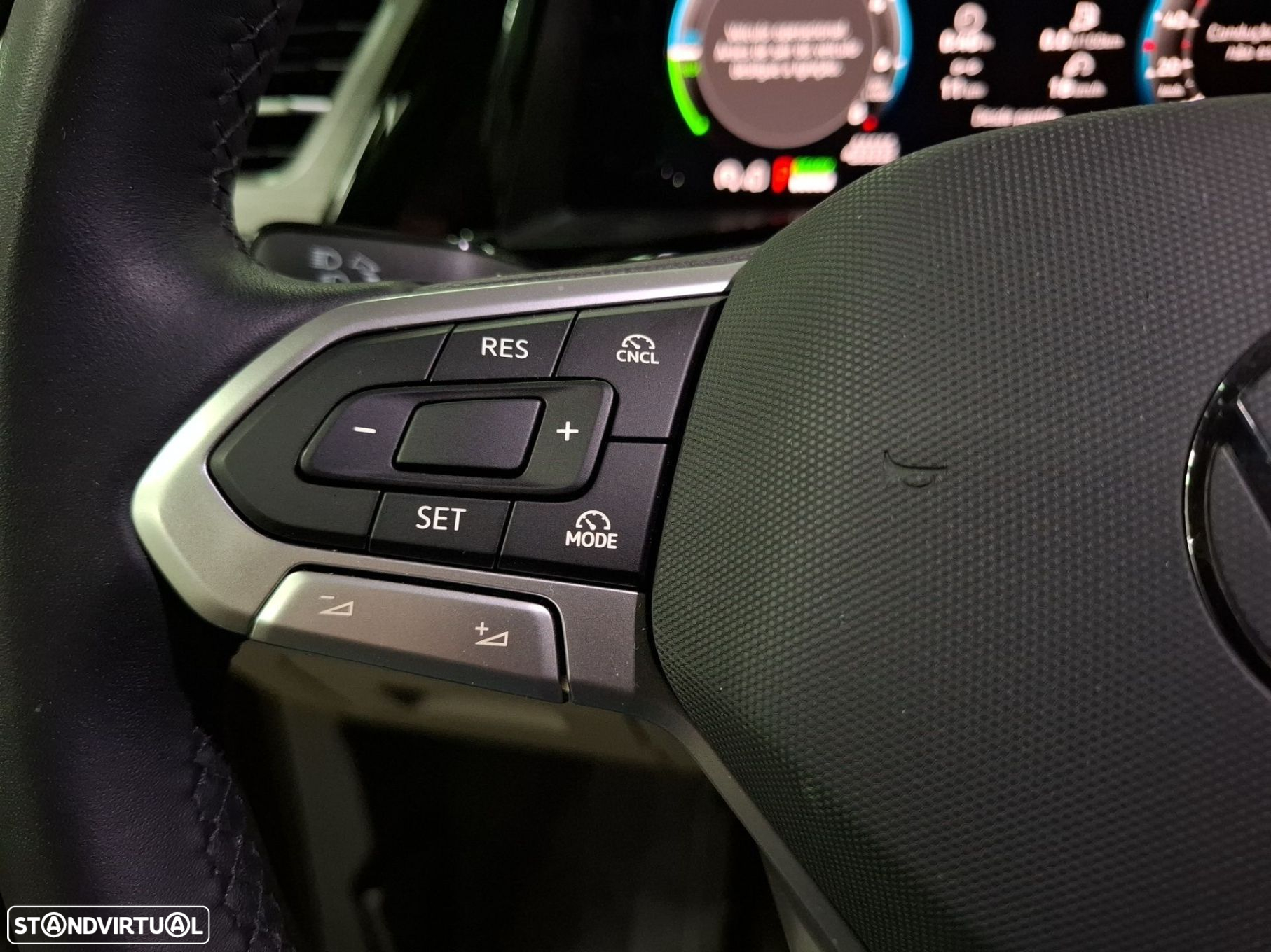 VW Multivan 1.5 TSI e-Hybrid Life DSG - 15