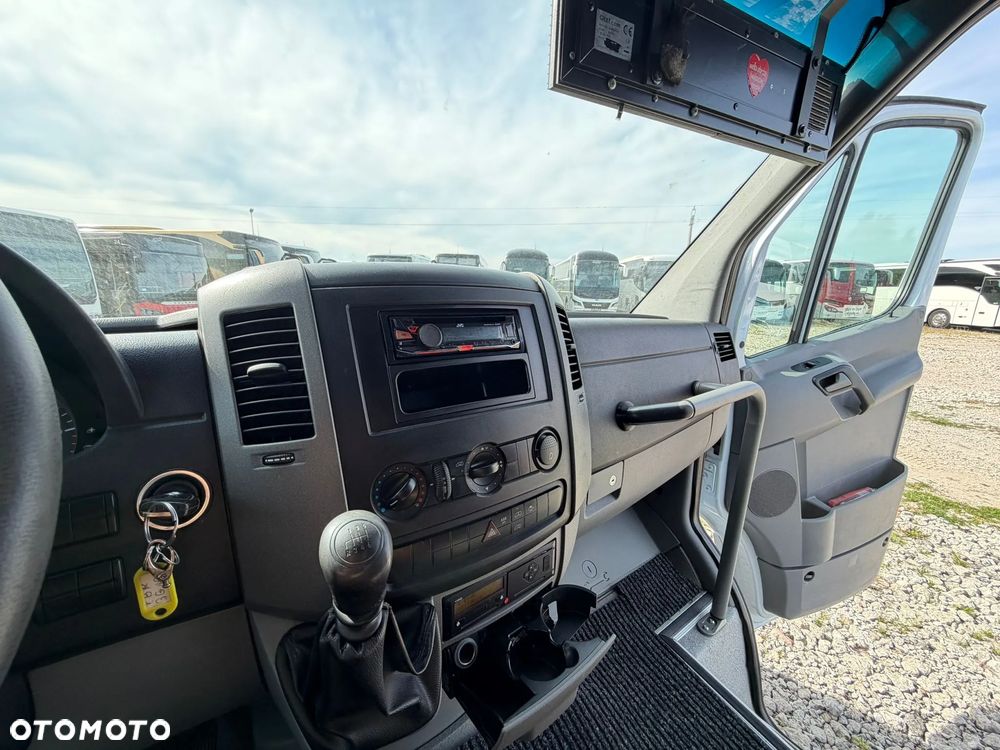 Mercedes-Benz Sprinter 516 - 23