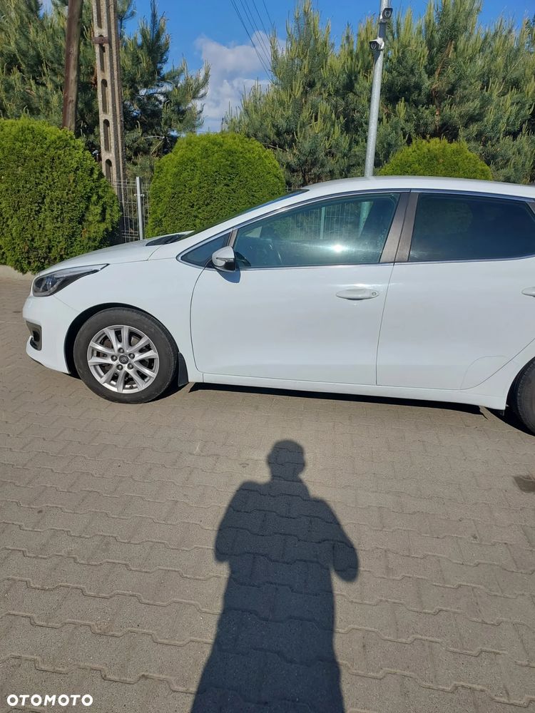 Kia Ceed - 10