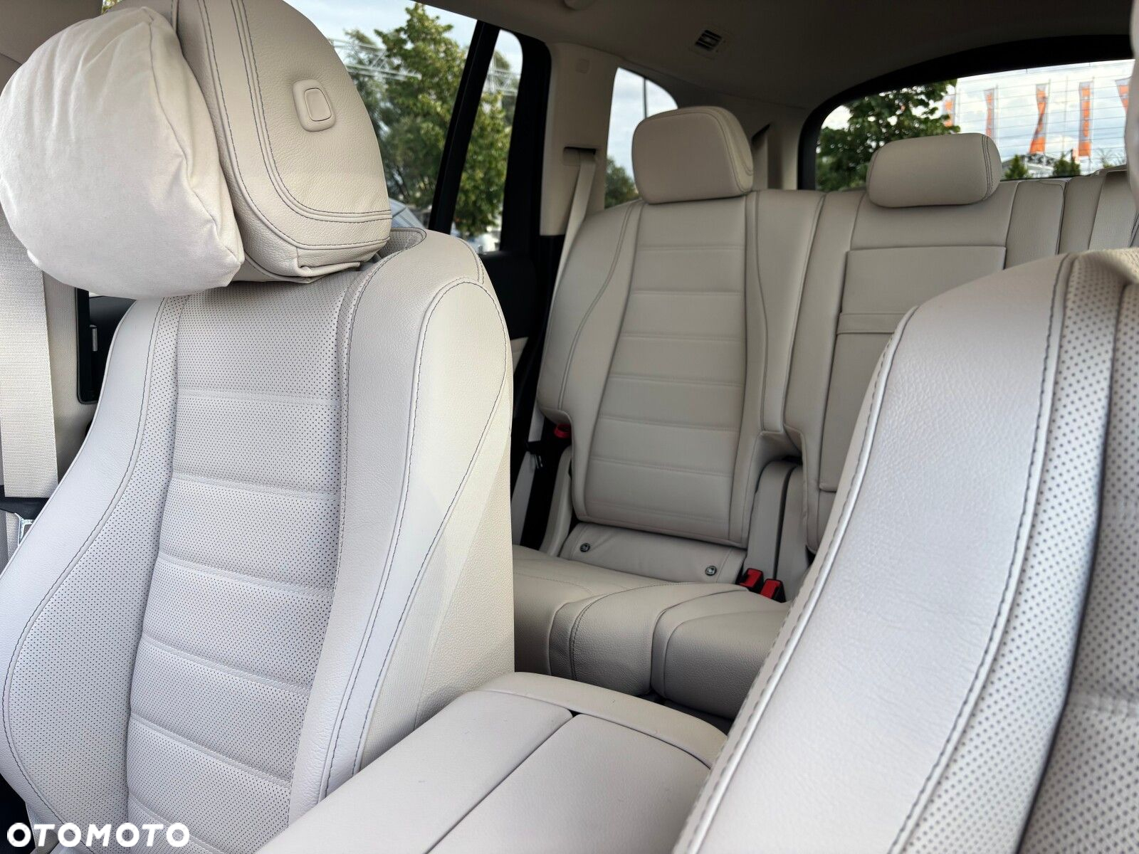 Mercedes-Benz GLS - 24