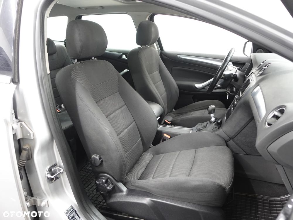 Ford Mondeo 2.0 TDCi Business Edition - 27
