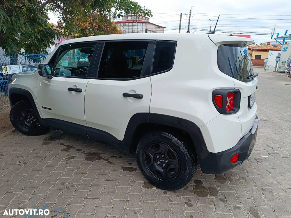 Jeep Renegade 1.6 E-TorQ 4x2 Sport - 10