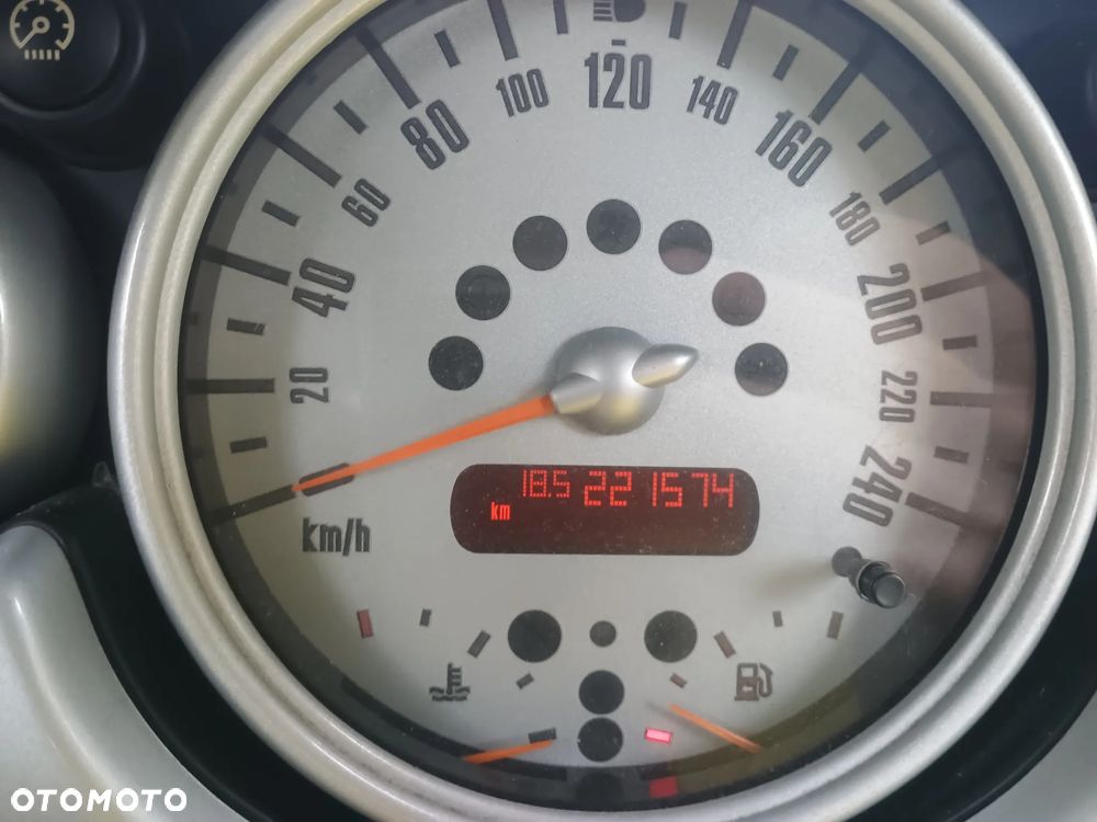 MINI Cooper Standard - 6