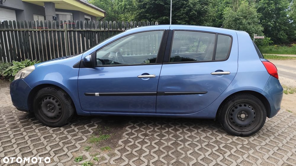 Renault Clio 1.2 16V Alize - 2