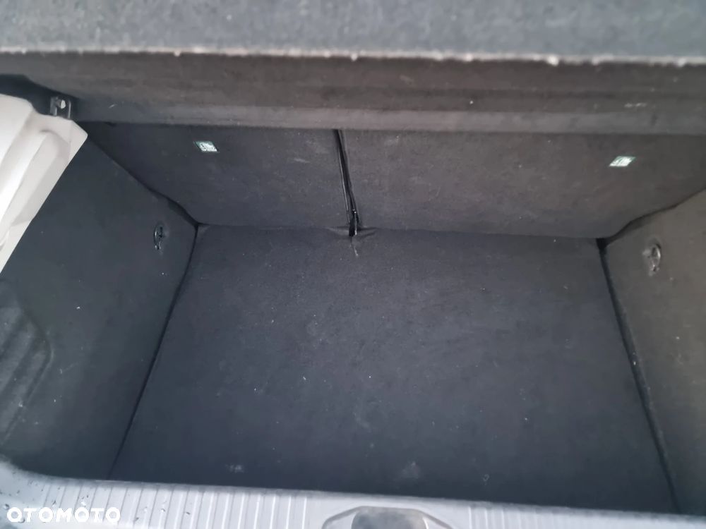 Renault Clio BLUE dCi 85 EXPERIENCE - 30